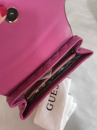 Borsa a tracolla Guess trapuntata