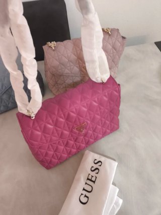 Borsa a tracolla Guess trapuntata