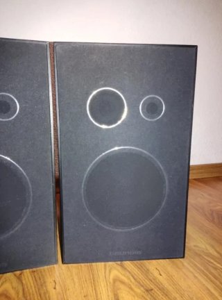 Altavoces Grundig Negros
