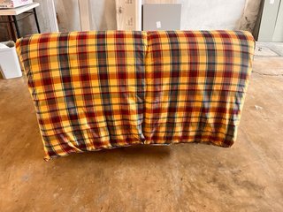 Sofá cama de madera. Precio negociable