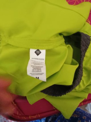 Pantalón corto deportivo verde