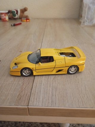 Maqueta Ferrari Amarillo Colección