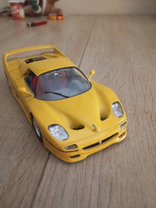 Maqueta Ferrari Amarillo Colección