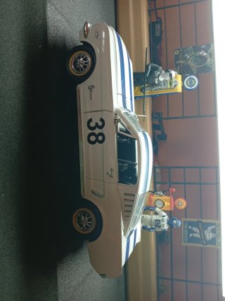 Mustang 1964 1/18 Solido