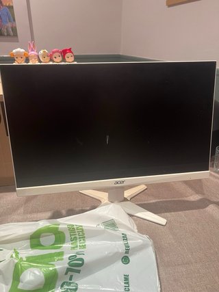 Computer desktop, monitor e accessori