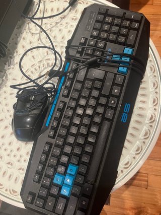 Computer desktop, monitor e accessori