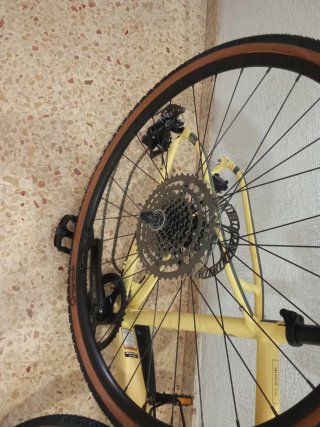 BICICLETA NUEVA POLIVALENTE CANNONDALE,MONOPLATO !