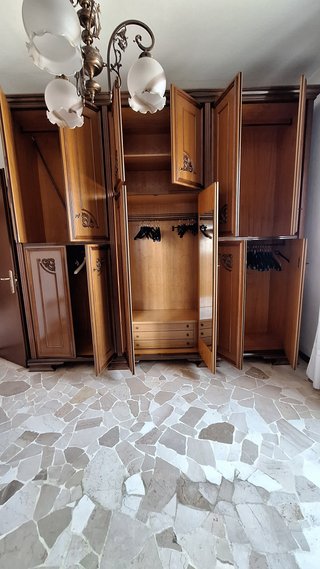 Armadio + Cassettiera + 2 Comodini in Legno