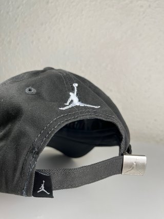 Gorra Jordan Classic99 Negra Unisex |Gris Carbón |