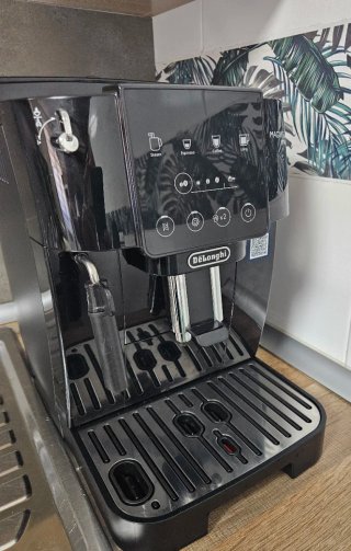 Cafetera DeLonghi Magnifica Start Negra
