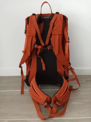 Mochila montaña y funda impermeable