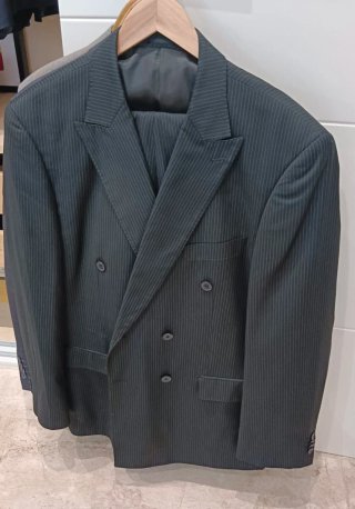 Traje de raya diplomática gris oscuro