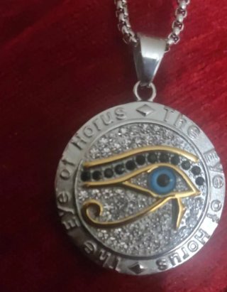 Collar Ojo de Horus Macizo Iluminatti