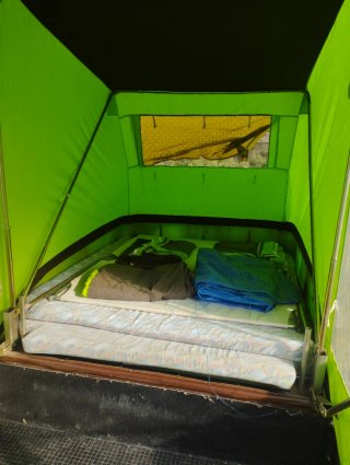 Remolque tienda verde