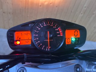 Suzuki GSR 600