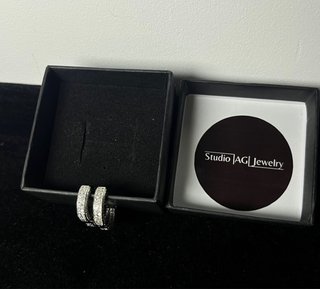 Pendientes Aro Oro Blanco 18K | Circonitas Premium