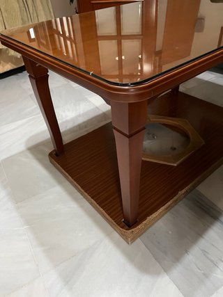 Mesa de centro de madera y cristal