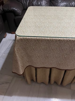 Mesa de centro de madera y cristal