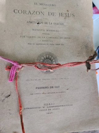 Lote caja libros antiguos