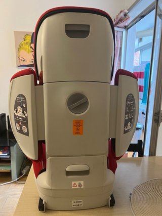 Silla de coche infantil roja