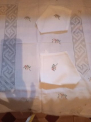 Mantelería bordada a mano Lagartera