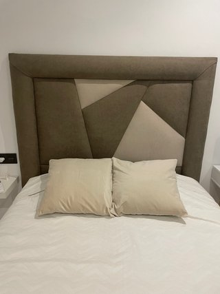 Cabecero de tela beige y marrón. Nuevo (factura)