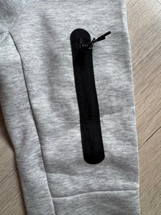 Sudadera Nike Tech Gris