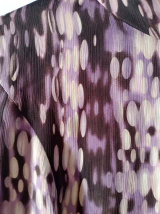 Blusa de fiesta morada y beige