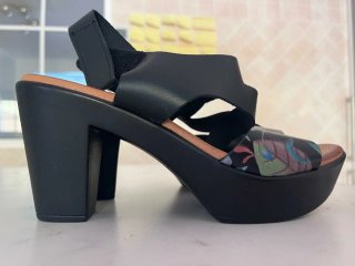 Sandalias de piel con tacón y plataforma