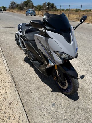 Yamaha TMAX 530 SX Maxi Scooter