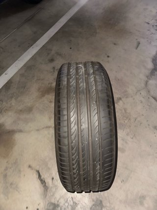 Neumático 215/55 R18