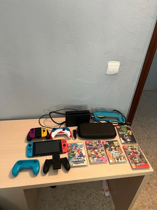 Nintendo Switch + Juegos y Accesorios