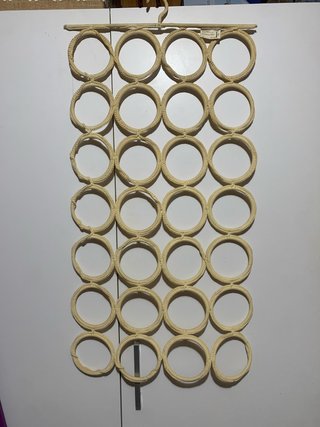 Percha organizadora de accesorios beige