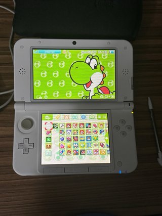 Nintendo 3DS XL Verde e Bianco