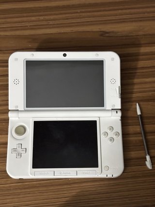 Nintendo 3DS XL Verde e Bianco