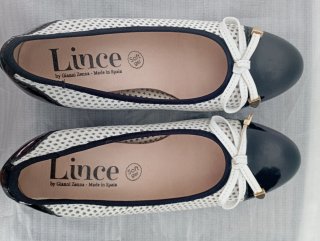 Zapatos Lince charol negro y piel perforada