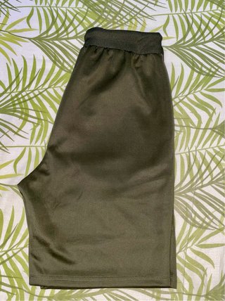 Pantalones cortos verde oliva talla M