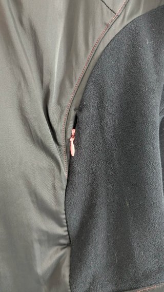 Sudadera técnica Kalenji negra y rosa