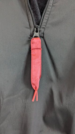 Sudadera técnica Kalenji negra y rosa