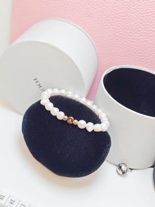 Pulsera Tous Perlas Naturales Elástica blancas