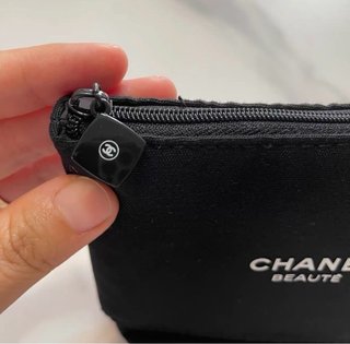 Borsa trucco Chanel estensibile nera