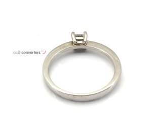 anillo oro 18k con piedra con diamante