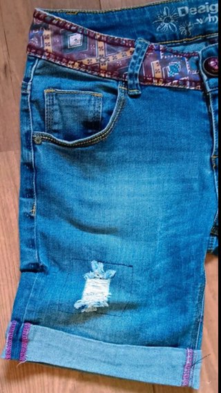 Pantalón corto Desigual azul multicolor