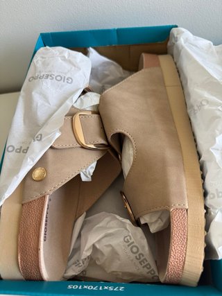 Sandalias Gioseppo Mujer Beige Hebillas Doradas