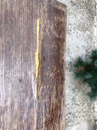 Mueble antiguo de madera para restaurar