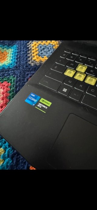 MSI Crosshair 15 C12VG RTX 4070 – État neuf – Facture disponible