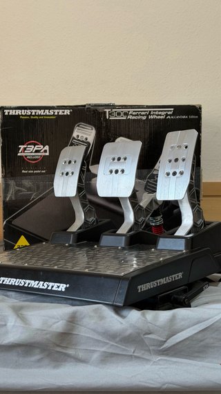 Thrustmaster T300rs + Pedales T-LCM