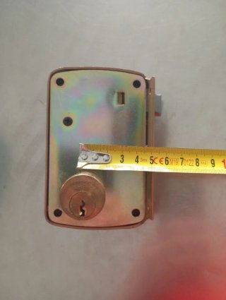 Cerradura Ucem 4056A/70 sobreponer izda.