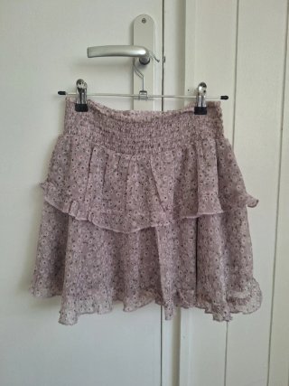 Falda corta volantes floral talla S