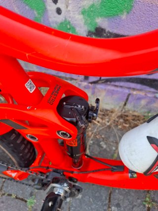 Bicicleta Enduro giant reight Roja